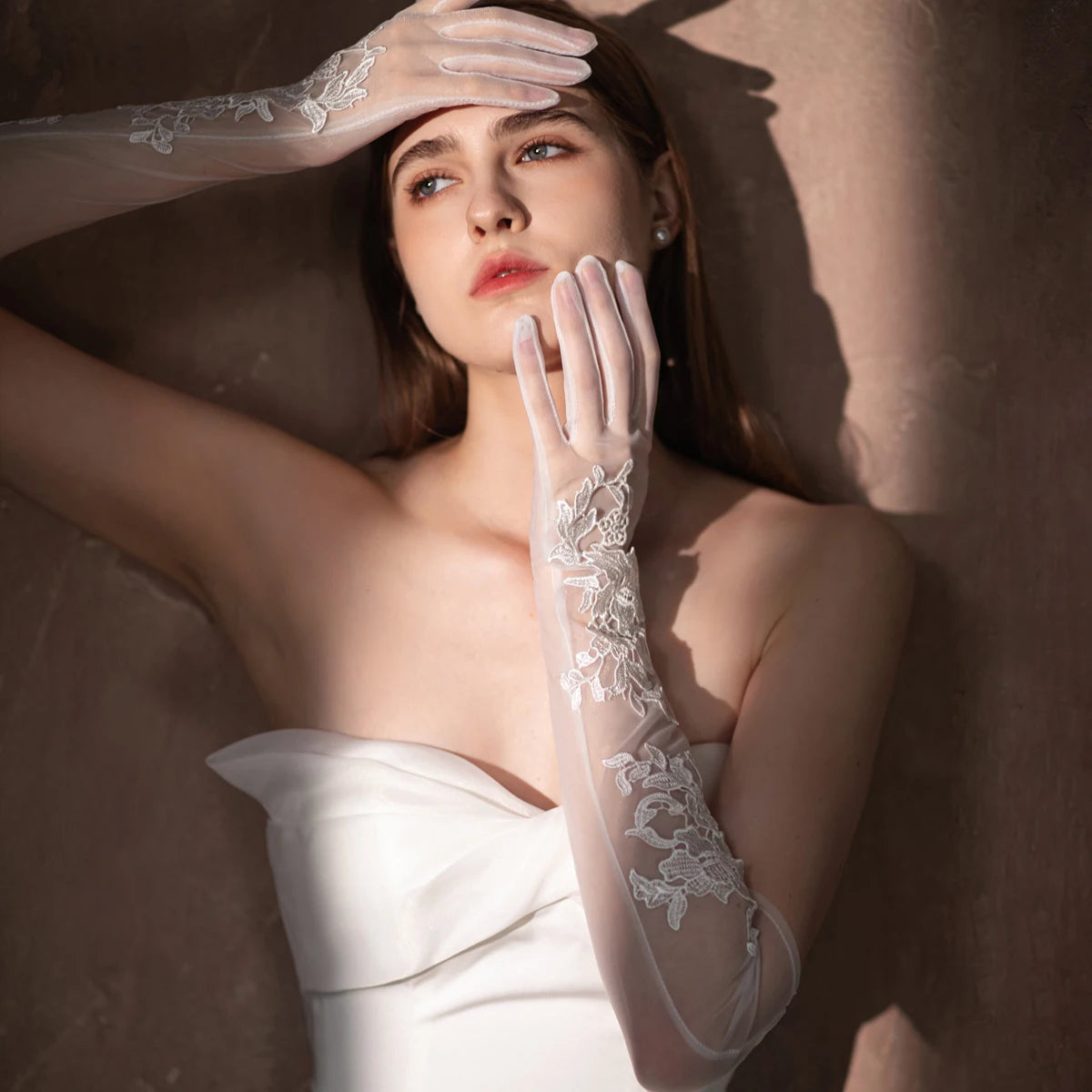 WG096 Elegant Wedding Bridal Gloves Long White Tulle Lace Appliqued Brides Bridesmaid Women Pageant Perform Prom Gloves